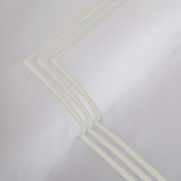 #Ivoryborder