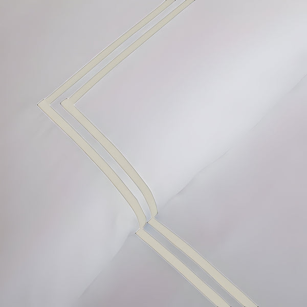 #Ivoryborder
