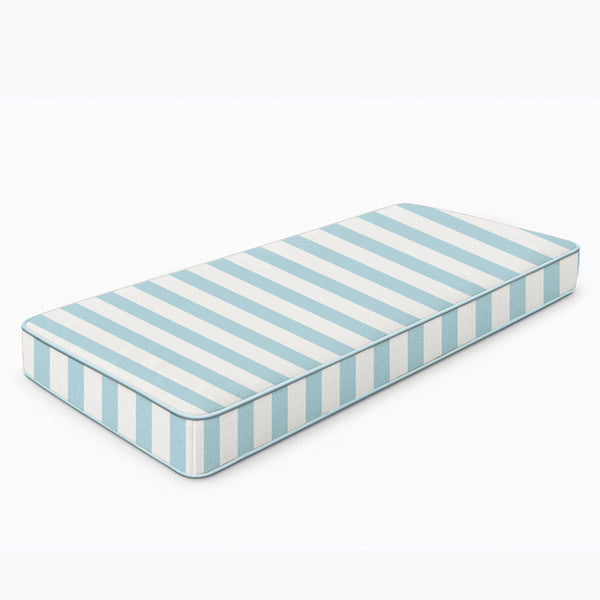 #whitelightbluestripe