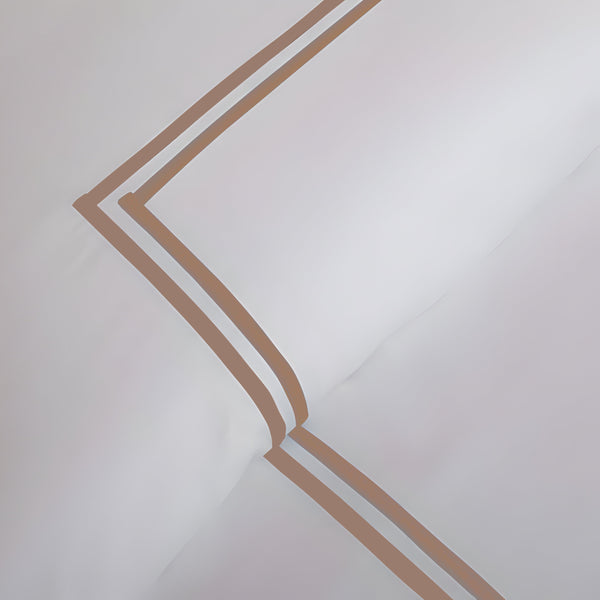 #Taupeborder