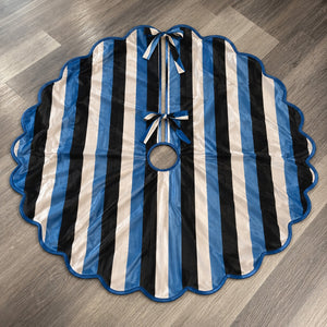 Arctic Night Ruffled Tree Skirt