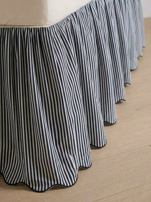 #whiteblackstripe