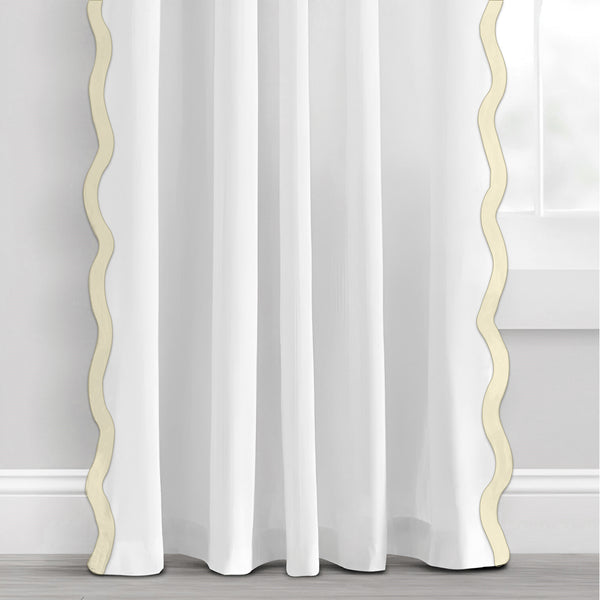 #ivoryborder