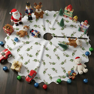 Leaf & Berry Pattern Christmas Tree Skirt