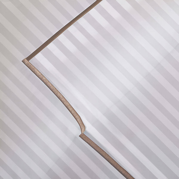 #Taupeborder
