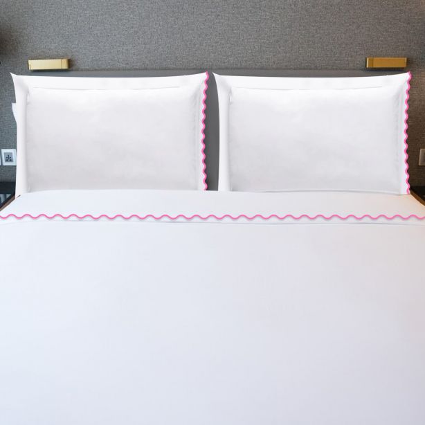 hot pink-cotton-small-scallop-sheet-set